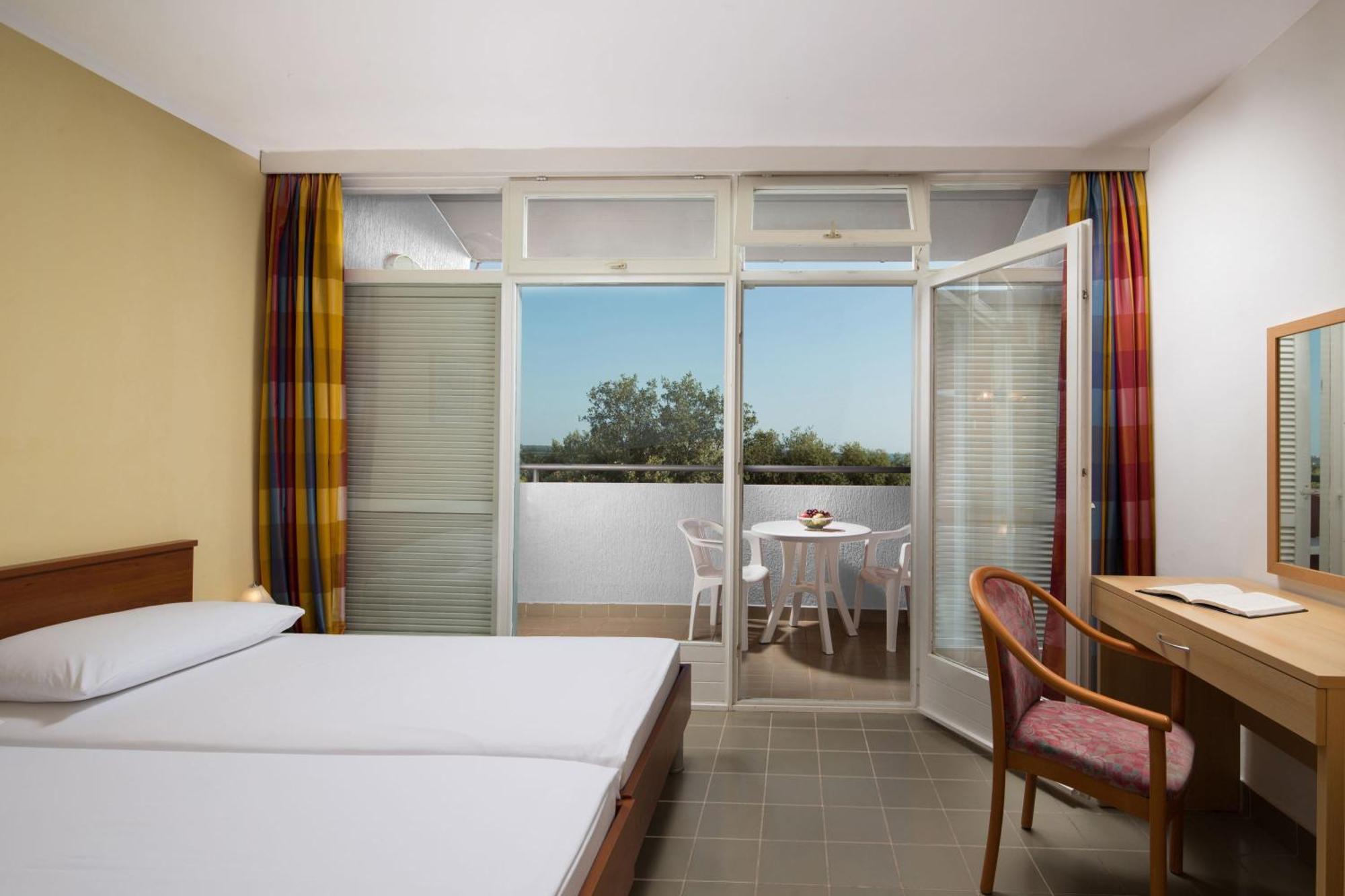 Lanterna Resort Tar-Vabriga Exterior photo